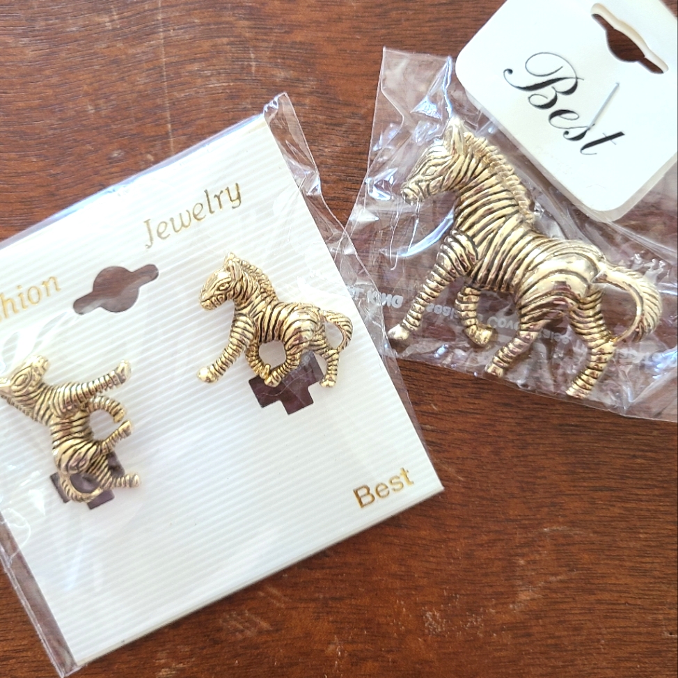 Best Zebra Earring And Pin Set 10$